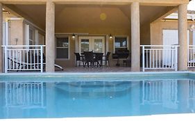 5 Mins To Beach Pool Bbq Dedicated Workspace